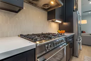 110 E 23rd St, Houston, TX 77008 - Photo 8