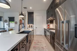 110 E 23rd St, Houston, TX 77008 - Photo 6