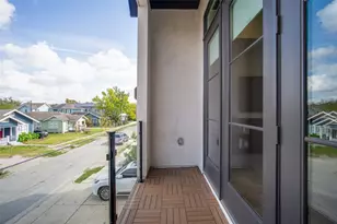 110 E 23rd St, Houston, TX 77008 - Photo 28