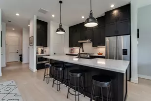 110 E 23rd St, Houston, TX 77008 - Photo 12