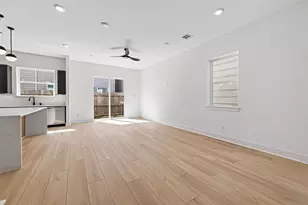 961 Highland Lgt Ln, Houston, TX 77091 - Photo 4