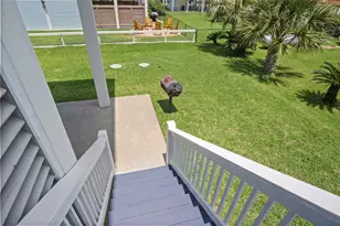 892 Melody Ln, Crystal Beach, TX 77650 - Photo 44