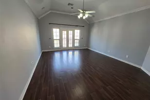 8020 Pagosa Springs Dr, Houston, TX 77040 - Photo 12