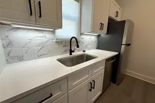 2829 Timmons Ln, Houston, TX 77027 - Photo 8