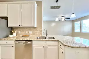 19 Blue Creek Pl, The Woodlands, TX 77382 - Photo 18