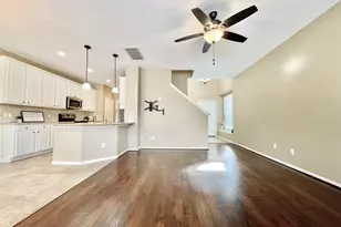 19 Blue Creek Pl, The Woodlands, TX 77382 - Photo 10