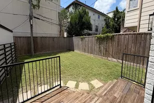 1601 Bonnie Brae St, Houston, TX 77006 - Photo 2