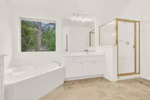 19 S Scarlet Elm Ct, The Woodlands, TX 77382 - Photo 6