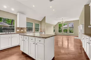 19 S Scarlet Elm Ct, The Woodlands, TX 77382 - Photo 44
