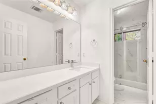 19 S Scarlet Elm Ct, The Woodlands, TX 77382 - Photo 32