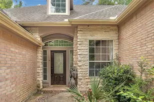 19 S Scarlet Elm Ct, The Woodlands, TX 77382 - Photo 2