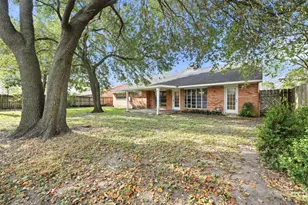 7015 Pella Dr, Houston, TX 77036 - Photo 32