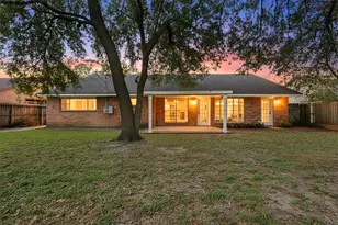 7015 Pella Dr, Houston, TX 77036 - Photo 2