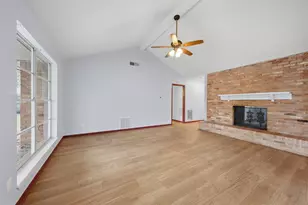 7015 Pella Dr, Houston, TX 77036 - Photo 14