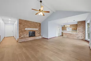 7015 Pella Dr, Houston, TX 77036 - Photo 12