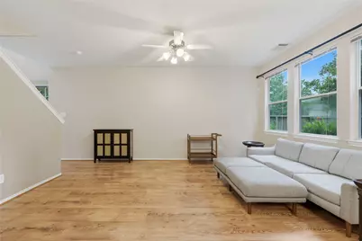 51 E Stedhill Loop, The Woodlands, TX 77384 - Photo 4