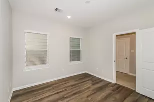 9910 Clark Rd, Houston, TX 77076 - Photo 8