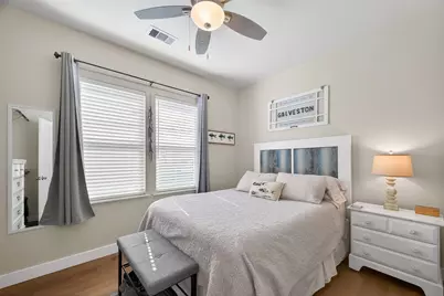 4925 Avenue N 1/2, Galveston, TX 77551 - Photo 16