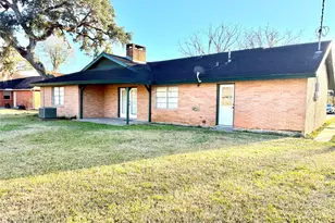 1206 Kent St, Sweeny, TX 77480 - Photo 4