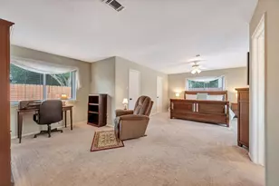16023 Mill Point Dr, Houston, TX 77059 - Photo 32