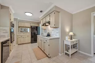 16023 Mill Point Dr, Houston, TX 77059 - Photo 10