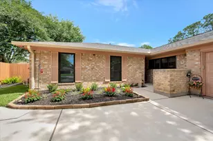 16023 Mill Point Dr, Houston, TX 77059 - Photo 4