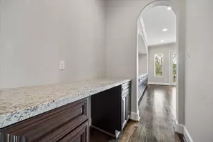 1105 E 27th St, Houston, TX 77009 - Photo 8
