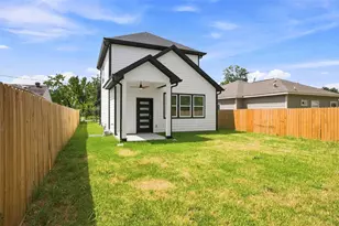 7953 Joy St, Houston, TX 77028 - Photo 24