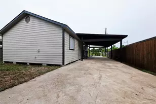 9713 Yuma St, Houston, TX 77029 - Photo 16