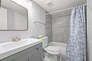11917 Bob White Dr, Houston, TX 77035 - Photo 10