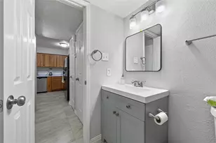 11917 Bob White Dr, Houston, TX 77035 - Photo 8