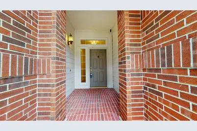 19 Auburn Path Drive, The Woodlands, TX 77382 - Photo 2