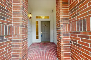 19 Auburn Path Dr, The Woodlands, TX 77382 - Photo 2