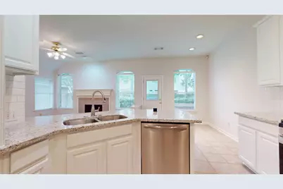 19 Auburn Path Drive, The Woodlands, TX 77382 - Photo 14