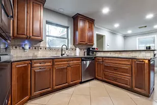 1711 Palomino Ln, Houston, TX 77339 - Photo 16