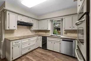 5406 Glenview Dr, Kingwood, TX 77345 - Photo 8
