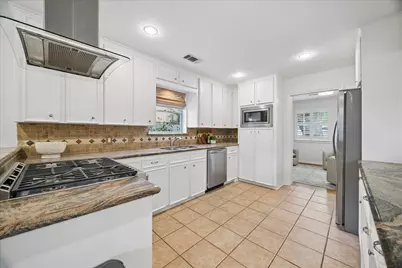 7623 Meadowvale Drive, Houston, TX 77063 - Photo 14
