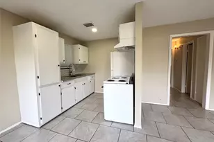 3021 Sycamore Ave, Bay City, TX 77414 - Photo 8