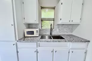 3021 Sycamore Ave, Bay City, TX 77414 - Photo 6