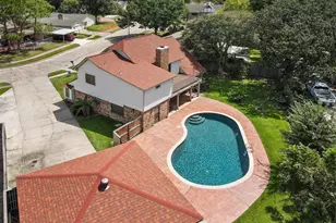 2518 Taylor Ln, Deer Park, TX 77536 - Photo 2