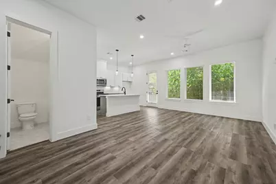 5734 White Magnolia Street, Houston, TX 77091 - Photo 4