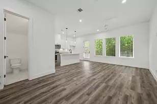 5734 White Magnolia St., Houston, TX 77091 - Photo 4