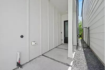 5734 White Magnolia Street, Houston, TX 77091 - Photo 2