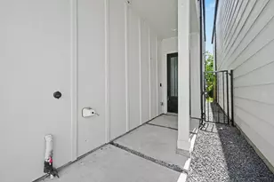 5734 White Magnolia St., Houston, TX 77091 - Photo 2