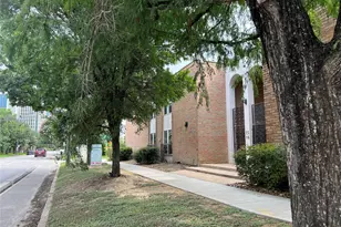 2516 Commonwealth St, Houston, TX 77006 - Photo 2