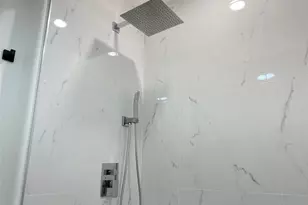 2516 Commonwealth St, Houston, TX 77006 - Photo 18