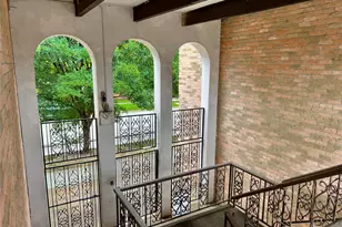 2516 Commonwealth St, Houston, TX 77006 - Photo 1