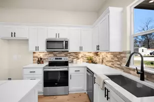 10 Canary Dr, Point Blank, TX 77364 - Photo 8