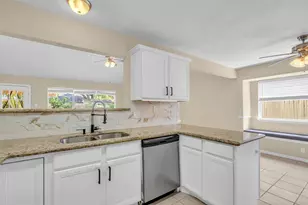 3004 Cloverdale Dr, League City, TX 77573 - Photo 10