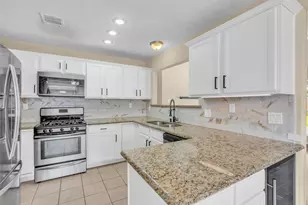 3004 Cloverdale Dr, League City, TX 77573 - Photo 8